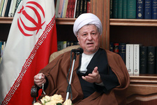 کسانی می‌خواهند میان بنده و مقام معظم رهبری را برهم بزنند 