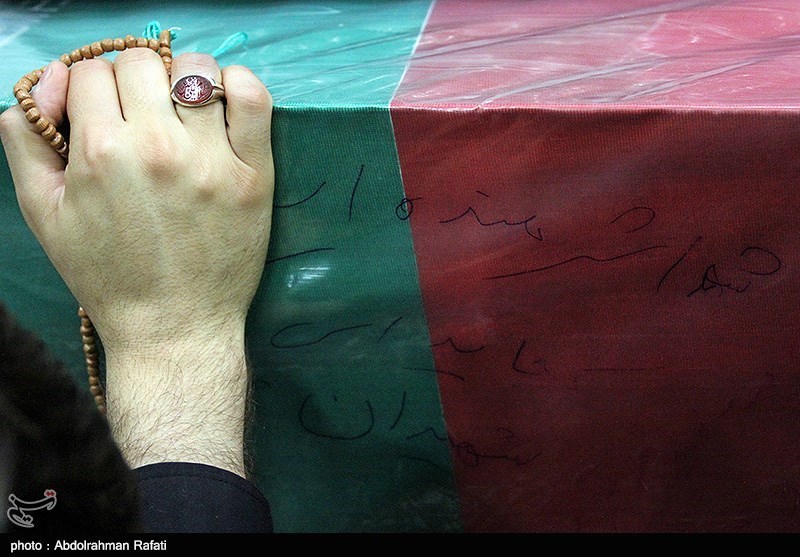 مراسم عرفه و برائت از مشرکین در جوار پیکر ۱۱۴ شهید دفاع مقدس در ۱۰۲ شهر کشور