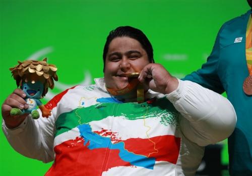  سیامند رحمان با رکوردی باورنکردنی، طلایی شد
