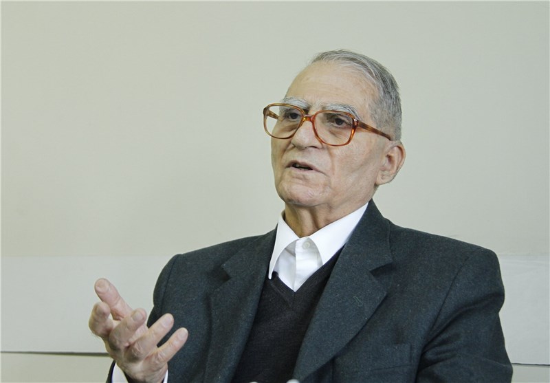 زبان فارسی روح ماست، اما هر روز از صلابتش کاسته میشود/ استفاده از لغات بیگانه باید قدغن شود
