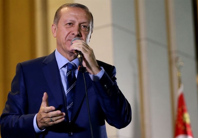 اردوغان: آمریکا باوجود ارسال ۸۵ پرونده هنوز از بازداشت گولن امتناع میکند