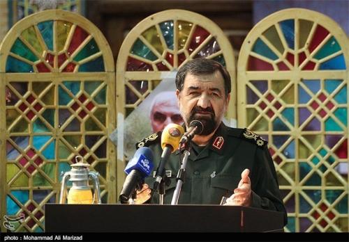  سرلشکر رضایی: ایران خود تسلیحات و مهمات تولید می‌کند/ موشک‌های‌ ایران "بُرد ۲۰۰۰ کیلومتر" را دقیق می‌زند 