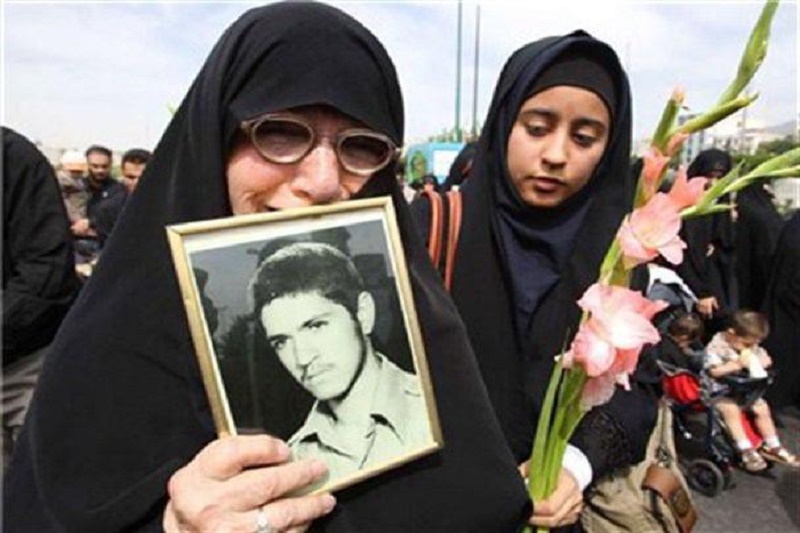 مادرشهید صبوری:با شناسایی پیکر بهروز بعد از 31 سال قلبم آرام گرفت/شهدای مدافع حرم از ناموس امام حسین(ع)دفاع می کنند