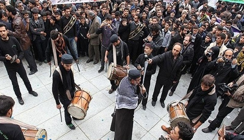 تاملی در مرثیه سرایی و اجرای عزاداری های عاشورایی/ چگونگی انتقال مفاهیم والای عاشورایی در قالب های هنری/ نیاز به سامان دهی نوحه ها و نغمه های عاشورایی