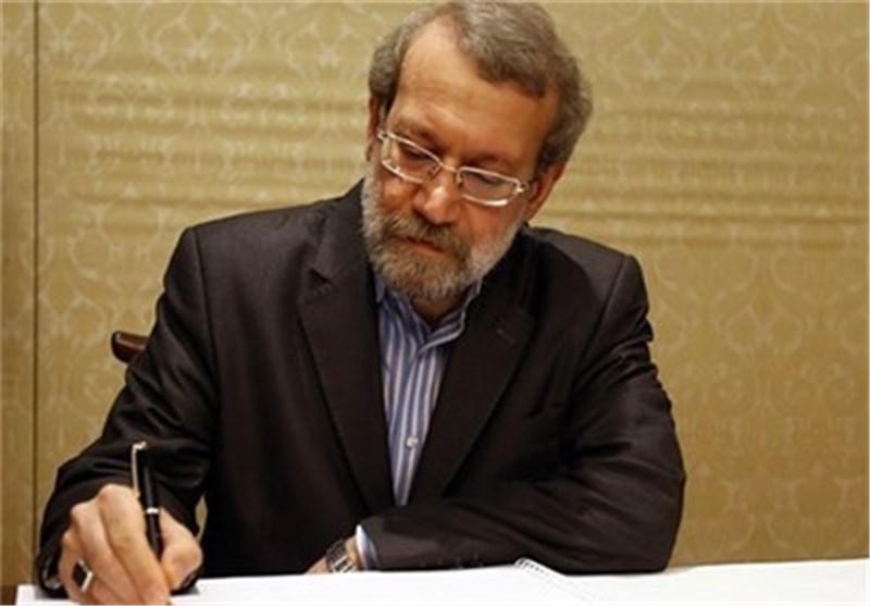  لاریجانی حمله سعودی‌ها به مراسم سوگواری در یمن را محکوم کرد 