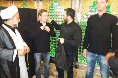 ۵ توریست مسیحی در امامزاده گرگان مسلمان شدند +عکس