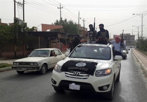  یک کاروان داعش در حال فرار از موصل به سوریه منهدم شد 