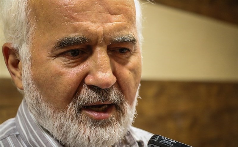 گوشت لخم وزارت نفت را به توتالی می‌دهند که ۶۰ میلیون دلار رشوه داده است