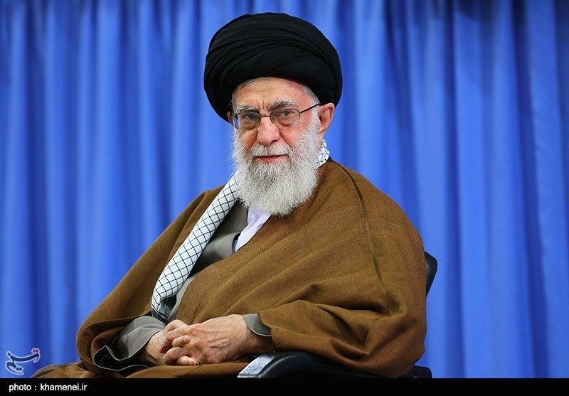  هزاران نفر از دانشجویان و دانش‌آموزان با امام خامنه‌ای دیدار کردند 