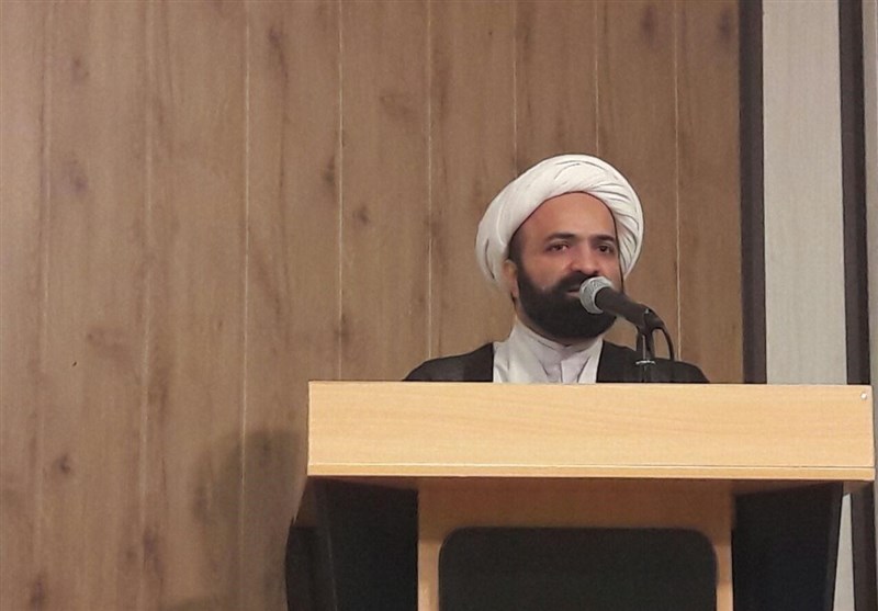  پیوند با قرآن لازمۀ فهم جریان حسینی (ع) است 