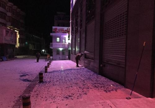 ۴ کشته و ۱۱۰ زخمی در حمله به کنسولگری آلمان در شمال افغانستان + تصاویر
