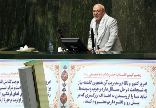  تاکنون ۱۲ نفر از افراد دو تابعیتی دارای گرین کارت دستگیر شده‌اند 