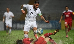 باران هم کج‌سلیقگی AFC را نشٌست/ همه چیز زشت مثل زمین، رختکن و نیمکت + عکس