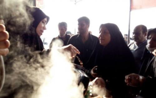 دستیار رئیس جمهور از زائران اربعین پذیرایی کرد
