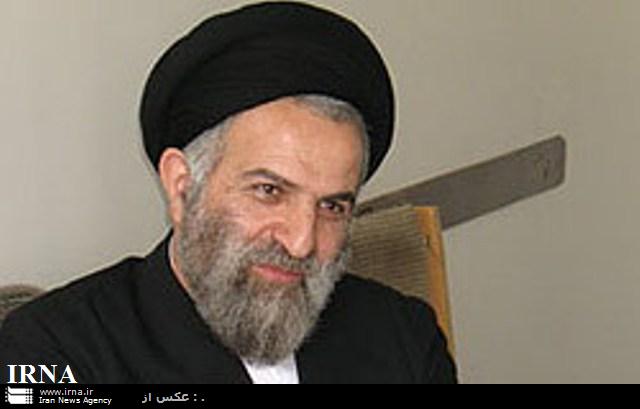 انقلاب اسلامی ملت را از ظلمت به سوی نور رهنمون کرد