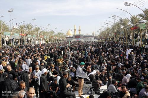 اشک و حسین زبان مشترک بین الحرمین/می‌روم وز سرحسرت به قفا می‌نگرم