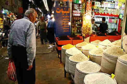 قیمت ۶ گروه کالای اساسی باز هم بالا رفت/سبزی سردمدار گرانی
