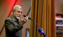 فرمانده کل ارتش در هرمزگان :عدم اتکا به بیگانگان موجب موفقیت در عرصه دفاعی میشود