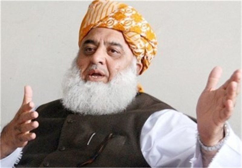  در کوران مشکلات دولت پاکستان، «مولوی افراطی» نخست وزیر را دلداری داد