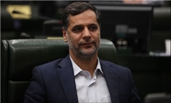 دولت قدرت حل مشکلات کشور را ندارد/ کسی که به دنبال سازش با آمریکاست در خط امام(ره) نیست