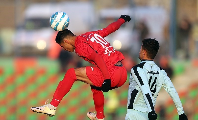 سود پرسپولیس با برانکو و زمین خوردن قهرمان در نیم‌فصل حاشیه‌ای استقلال/ پیکان مدل ۹۵ سورپرایز بود