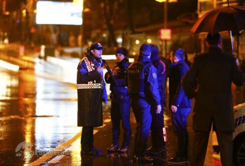 (تصاویر) حمله به کلوپ شبانه در استانبول 