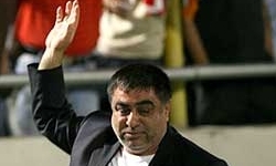 پیروانی: فجر یک تیم نظامی است، تراکتورسازی هم همین‌طور، خودتان مقایسه کنید/عالیشاه و نوراللهی را به فجر می‌دادند؟!