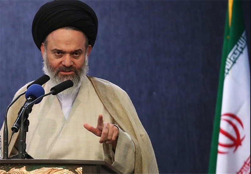 دنیای غرب تلاش می‌کند بنیان خانواده‌ها را از بین ببرد/در برابر آموزه‌های دینی پایبند باشیم