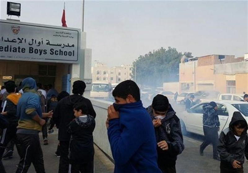  دانش آموزان بحرینی پس از امتحان با گاز اشک آور پذیرایی شدند