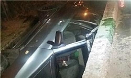 سقوط عجیب پراید در جوی آب پایتخت