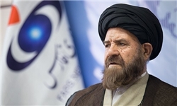 ترامپ آمریکا را در خود آمریکا منزوی کرده است/وزارت امور خارجه لغو روادید را از بعد سیاسی پیگیری کند