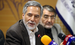 غرب‌گراها به جای سرپوش قراردادن تهدیدات ترامپ پاسخگوی عملکرد خود باشند/عزت انقلاب اسلامی مجوز عقب‌نشینی در برابر تهدیدات را به ما نمی‌دهد