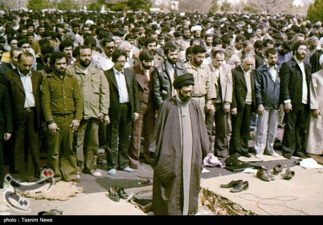 تصاویر منتشر نشده بهمن ۵۷ از دوربین شهید«حسن باقری» 