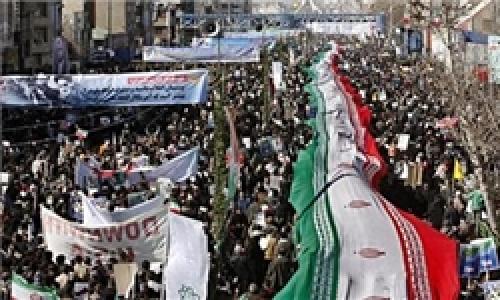 دستاوردهای علمی نخبگان ایرانی در مسیر راهپیمایی به نمایش گذاشته شد