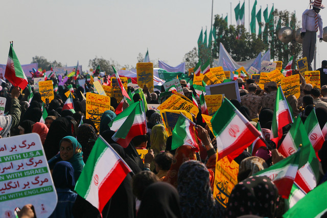 حاشیه‌نگاری‌ و تصاویری از راهپیمایی 22 بهمن  