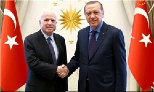 سناتور مک کین: آمریکا باید درباره سوریه با ترکیه همکاری کند