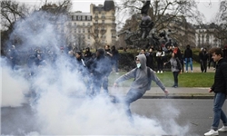 نیروهای امنیتی فرانسه با بازداشت و سرکوب، پاسخ معترضان را دادند