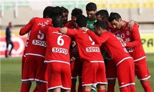 فرار تراکتورسازی از استقلال و رسیدن به 6 امتیازی پرسپولیس/سیاه‌جامگاه به سقوط نزدیک شد