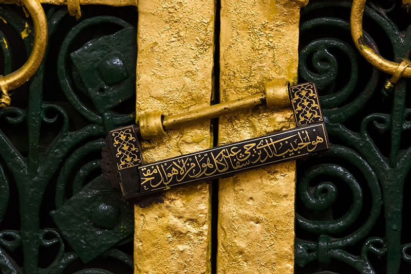 امروز هوای مدینه عجیب نفسگیر است/میان «باب جبرائیل» تا قبرستان بقیع، گلوگاه دردناک شیعه است