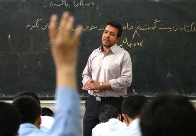 انتظار ۶ ماهه معلمان برای دریافت مطالبات/اعتبار ۱۰۰۰ میلیارد تومانی از خزانه نرسید