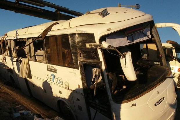 واژگونی اتوبوس در محور بروجرد - خرم‌آباد ۸ مجروح برجای گذاشت