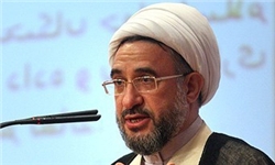 طلاب به عرصه فقه سیاسی وارد شوند/ مدعیان جدایی دین از سیاست نسبت به آموزه‌های دینی ناآگاه هستند