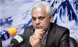 قوانین دست و پا گیر دولت برای تولید کنندگان داخل/حضور چشمگیر برندهای خارجی در مراکز تجاری