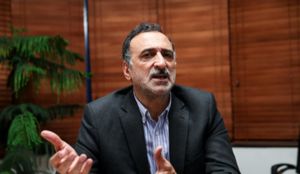 سوء‌استفاده وزیر وارداتچی از پسر روستایی با هدیه ۲.۵میلیون تومانی/ دختر مظلوم وزیر با کارت پسر روستایی لباس وارد کرده است