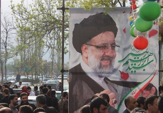  افراد ناشناس به ستاد رئیسی در شیراز حمله ور شدند 