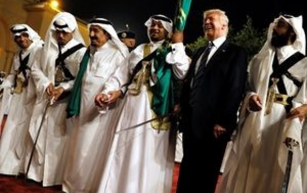ترامپ شعار «اول، امریکا» را لگدمال کرد