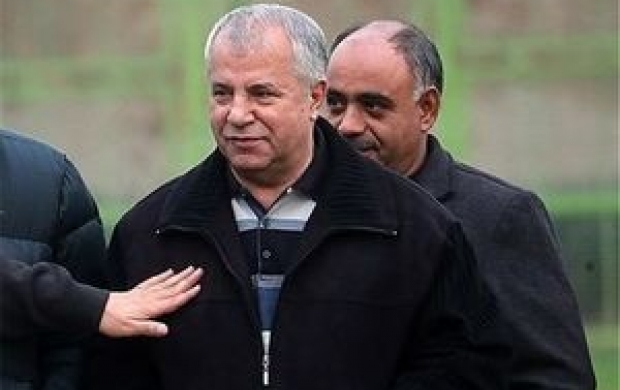 پروین پشت طارمی درآمد