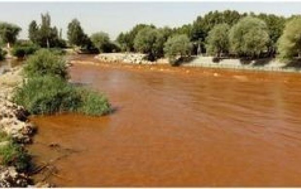تکذیب شایعات ورود ماده شیمیایی به زاینده‌رود