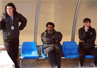 سرمربی نفت آبادان سکته کرد
