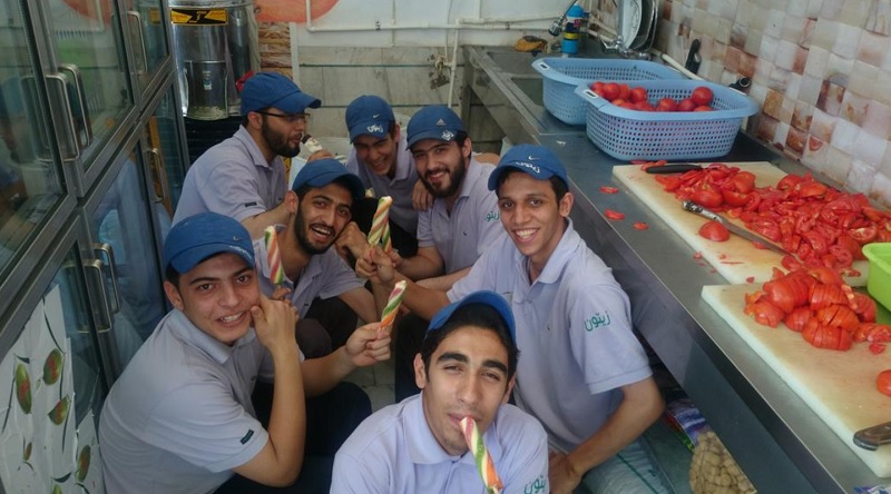 آتش به اختیار سازمان و جشنواره نمیخواهد!/چرا نوجوانهای محل دوست دارند در مغازه پسرک فلافل فروش کار کنند؟